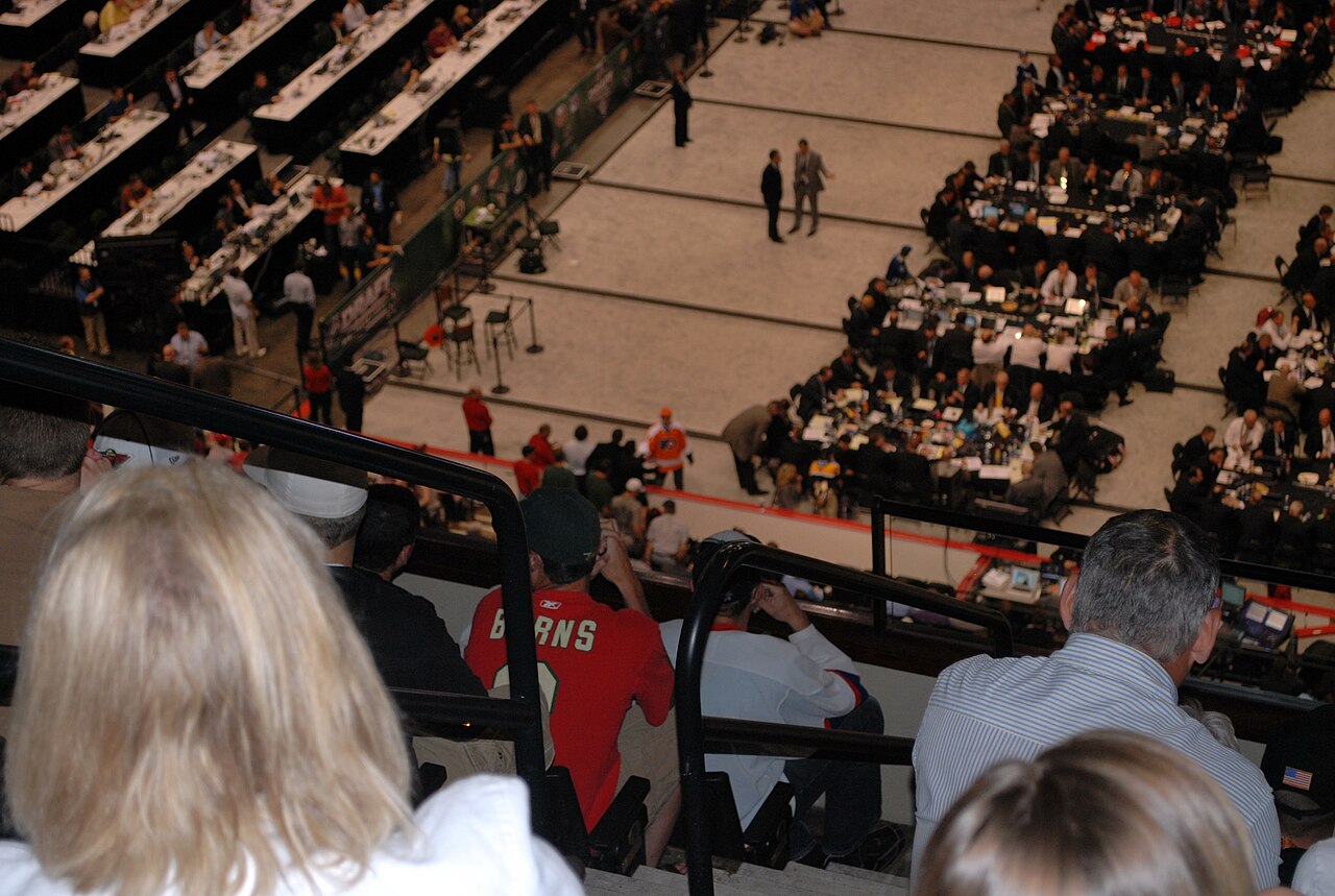 8 Sean Couturier Wandering2