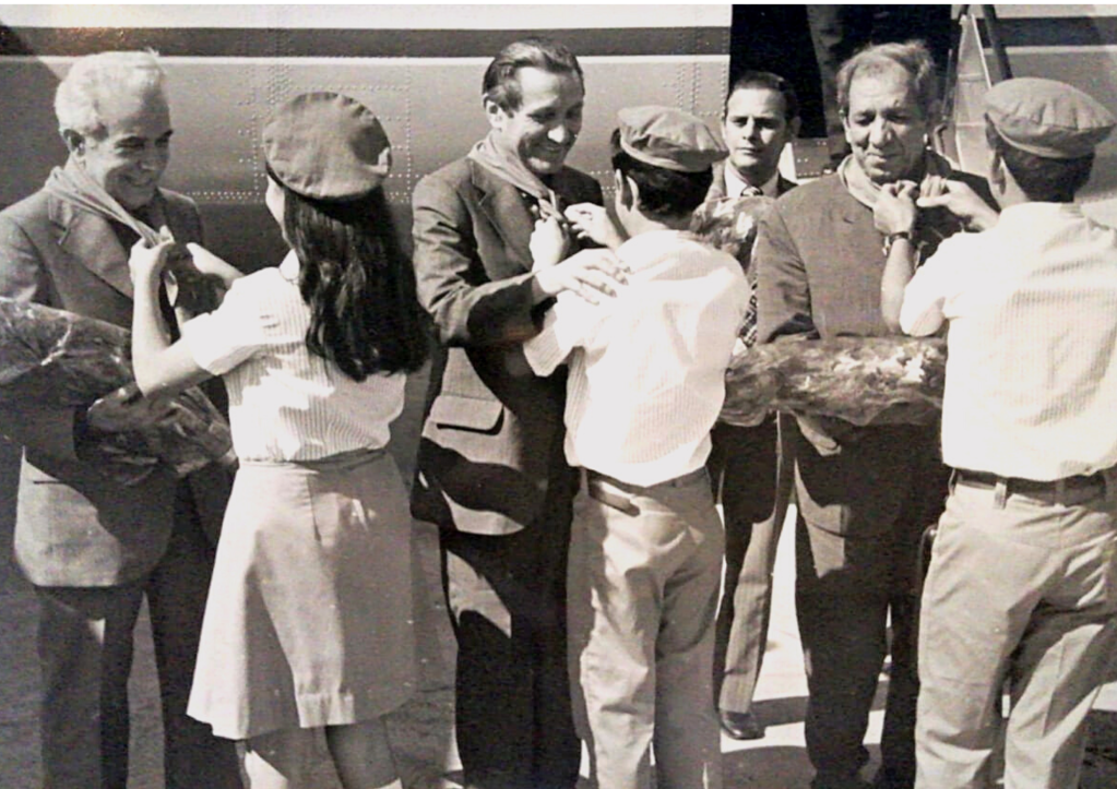 1978 cuba. alfredo alcorta antonio maidana y julio rojas tras su liberacion despues de 20 anos presos en los calabozos de stroessner llegando a cuba en donde son recibidos como heroes.