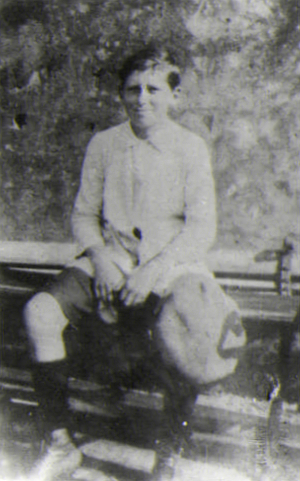 Alfredo Stroessner 1920s (constraste)