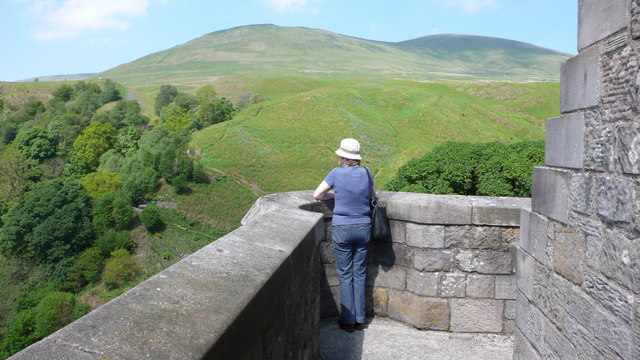 Battlements on the tower of Castle Campbell, Dollar Glen - geograph.org.uk