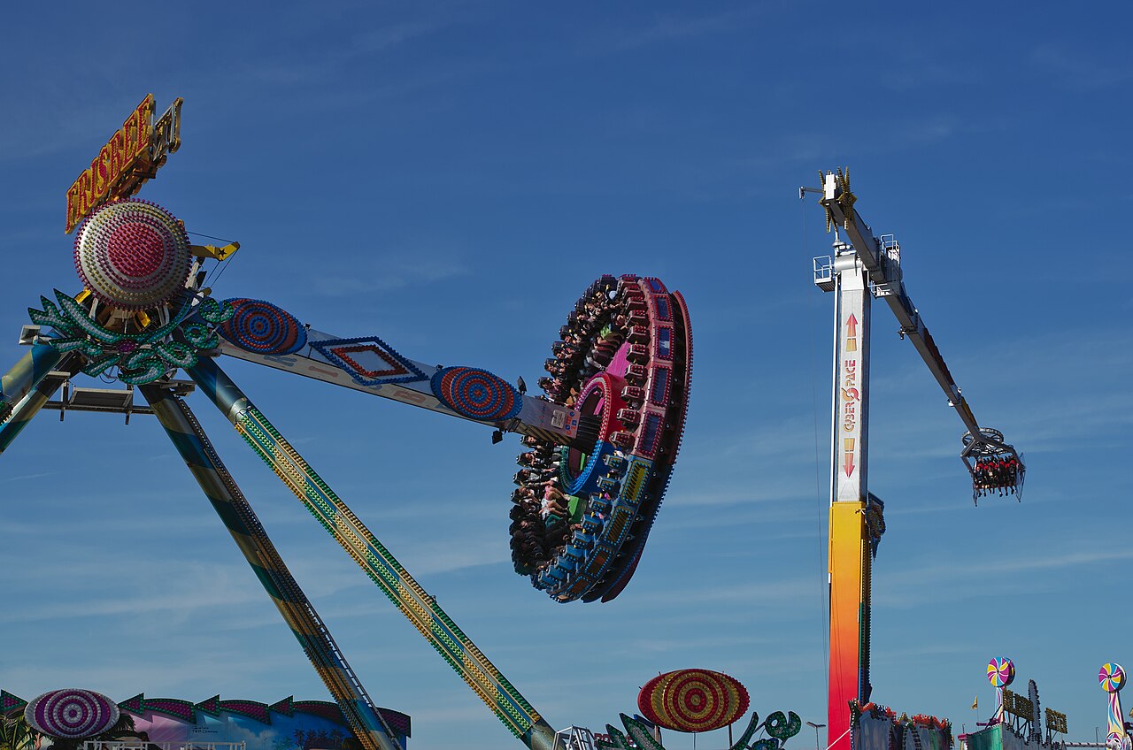 Frisbee- und CyberSpace-Karusselle in Oktoberfest 2013