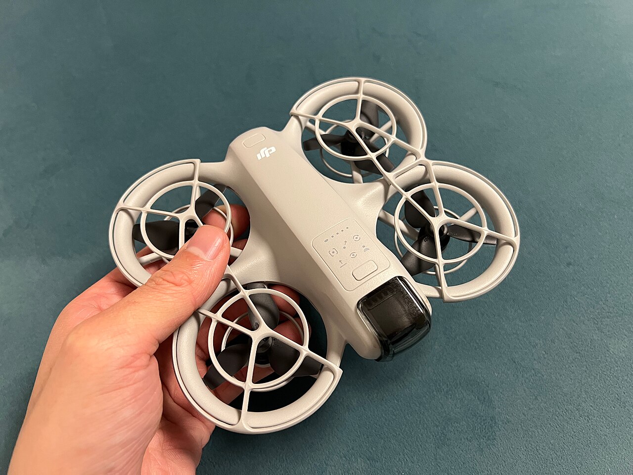 DJI Neo