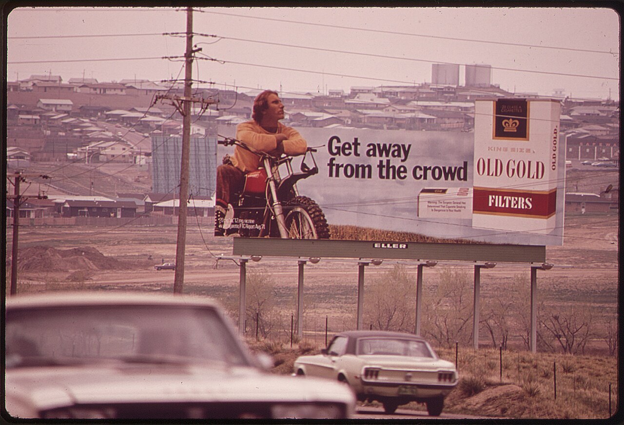BILLBOARDS CLUTTER ROADSIDE - NARA