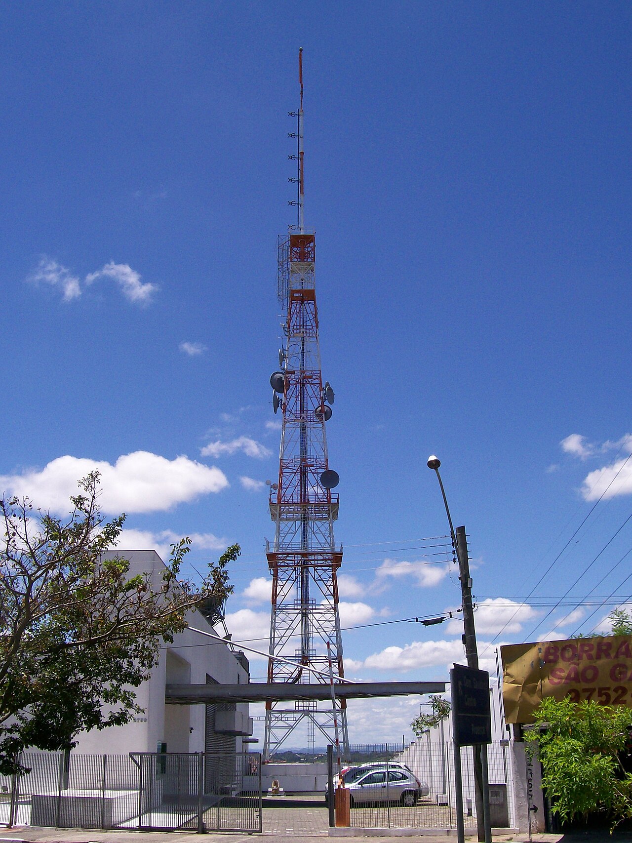 E band (waveguide)
