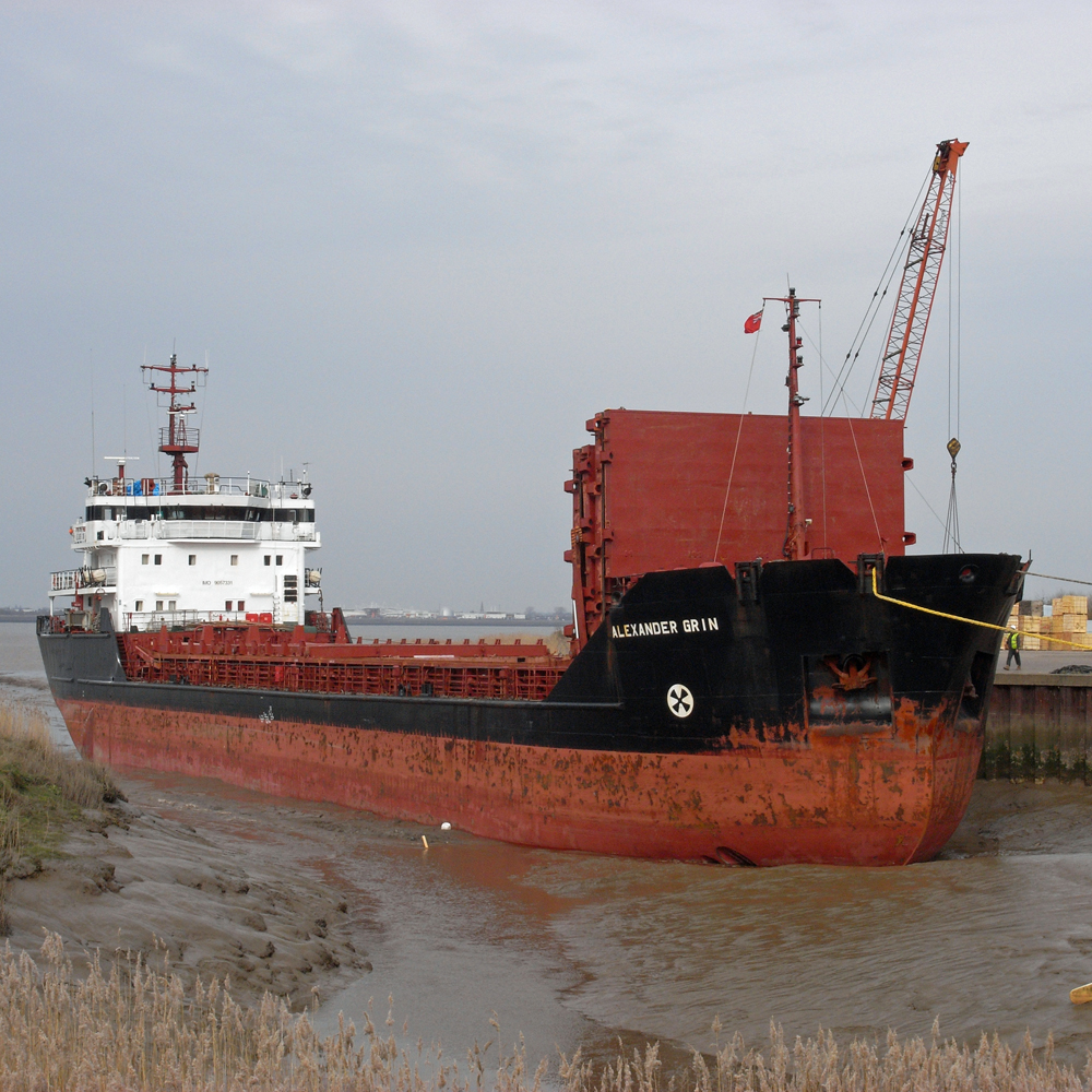 "Alexander Grin" at Old Ferry Wharf, Barrow Haven - geograph.org.uk