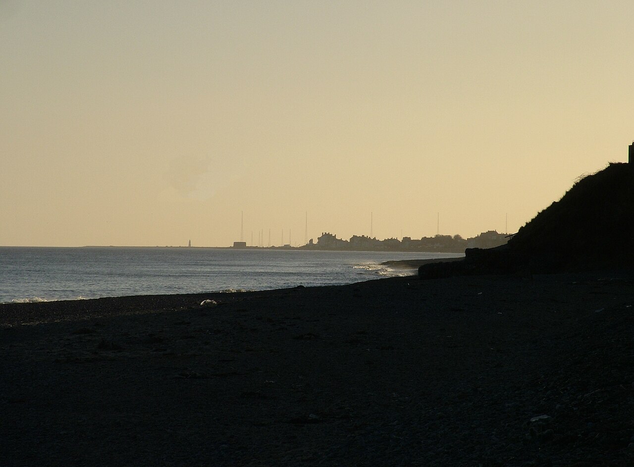 Aldeburgh and BBC World Service aerials - geograph.org.uk
