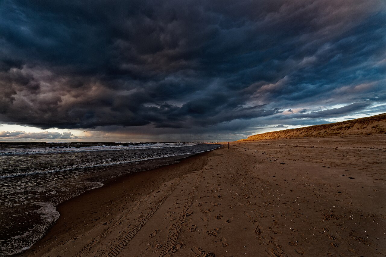 Between the Sky and Sea
