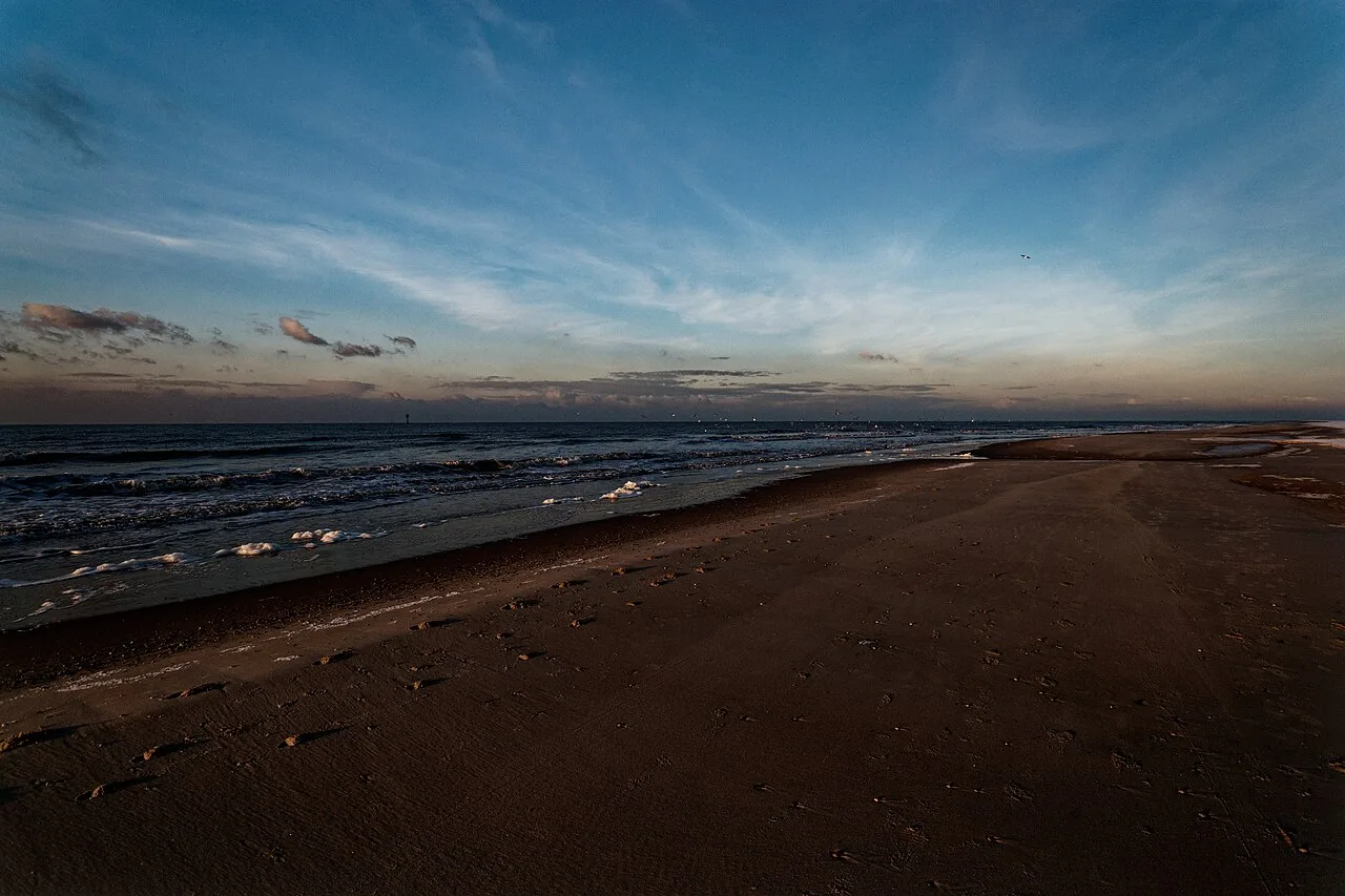 Between the Sky and Sea