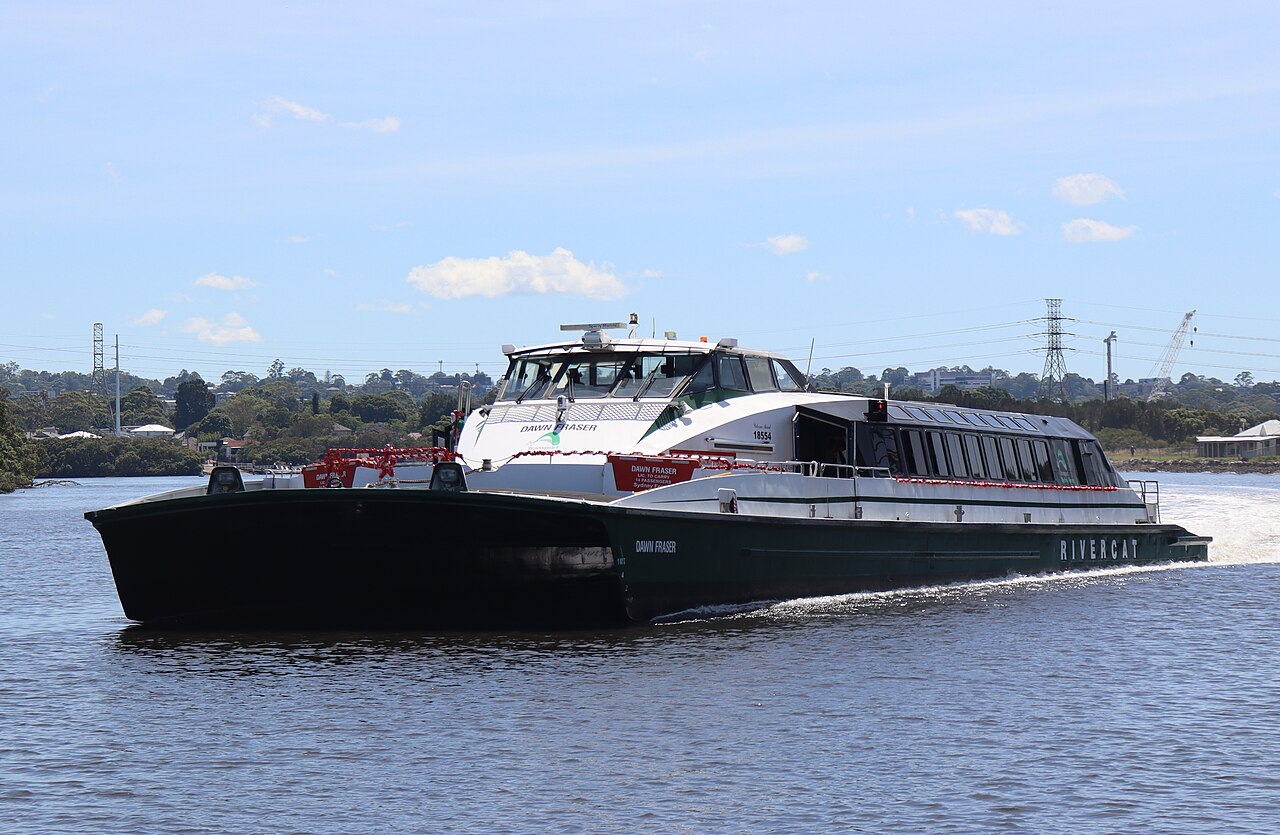 Christmas Rivercat MV Dawn Fraser (cropped)