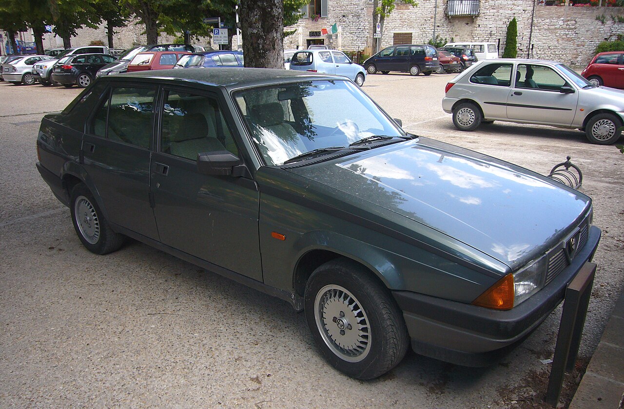 Alfa Romeo 75