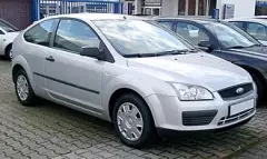 Ford Focus hatchback (second generation pre-facelift)