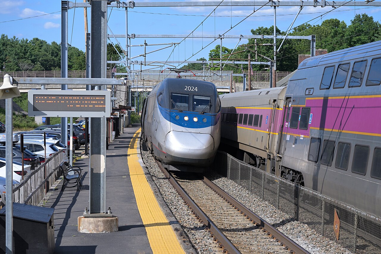 Acela Express 2173 and Providence Line 856 at Sharon July 2025 1