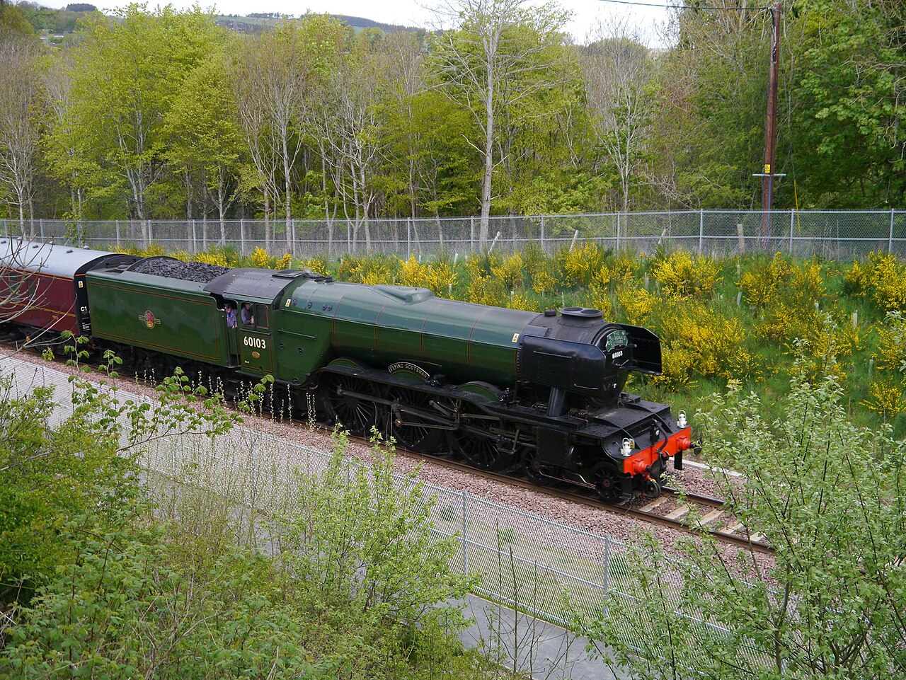 'The Flying Scotsman' Approaches Tweedbank Station - geograph.org.uk