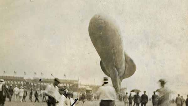 Airship, Toledo, Ohio, Jul. 4, 1919 - DPLA - fe88cbf4db9b71ad19abf8aa2707d955