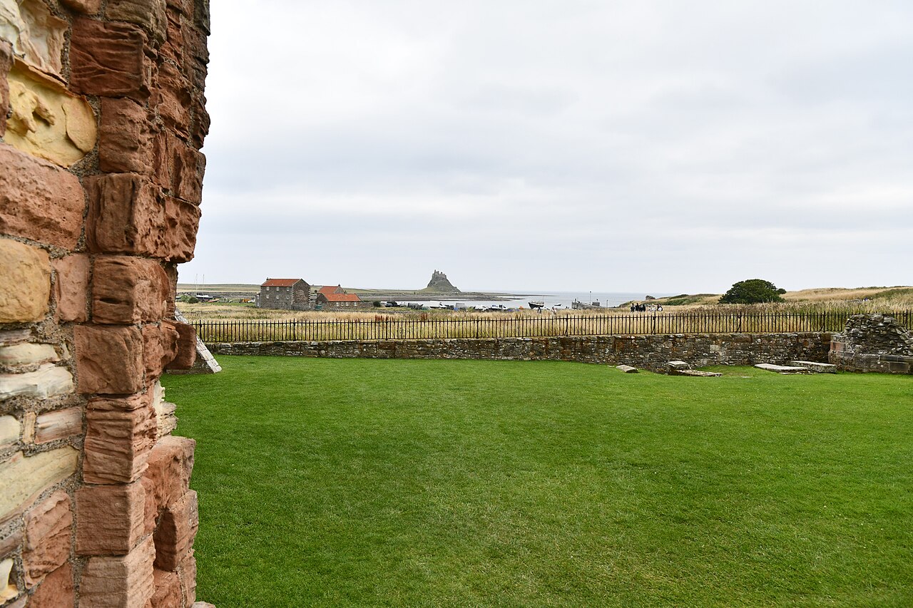 Holy Island, Lindisfarne Priory, Looking towards Lindisfarne Castle - geograph.org.uk