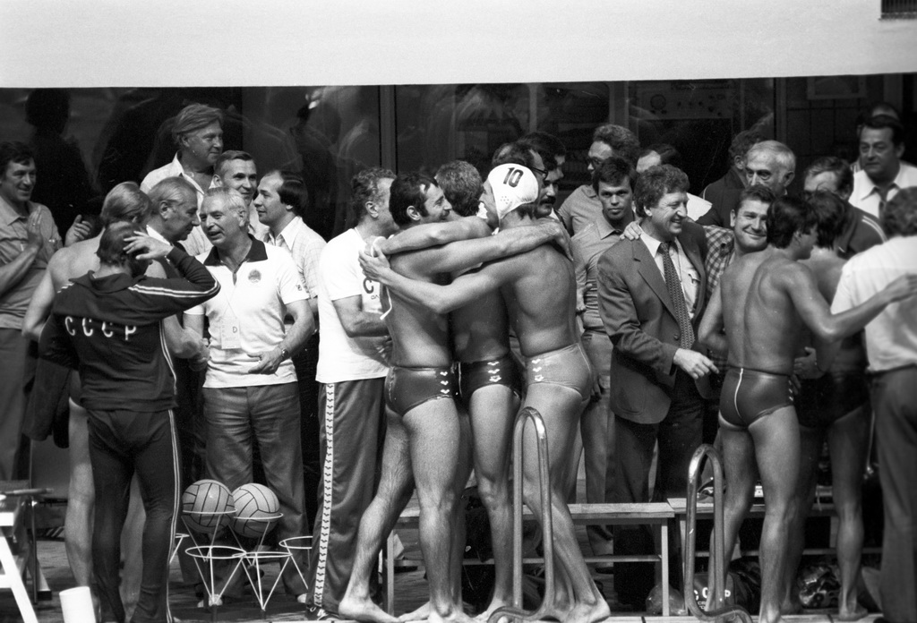 RIAN archive 838753 Members of USSR National Water Polo Team at Olympiad