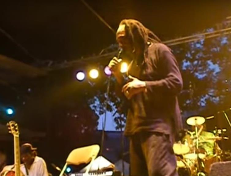 ThomasMapfumo2011