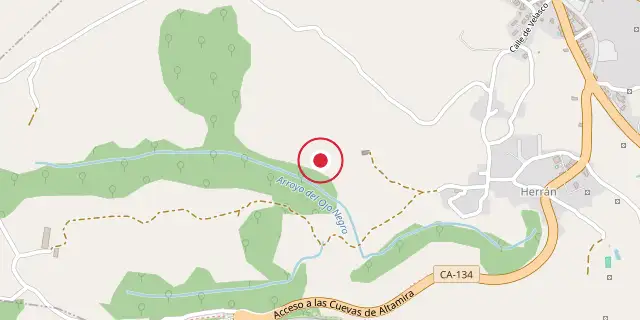 Street map of the area around Cave of Altamira; the red dot marks 43°22′59″N 4°07′12″W
